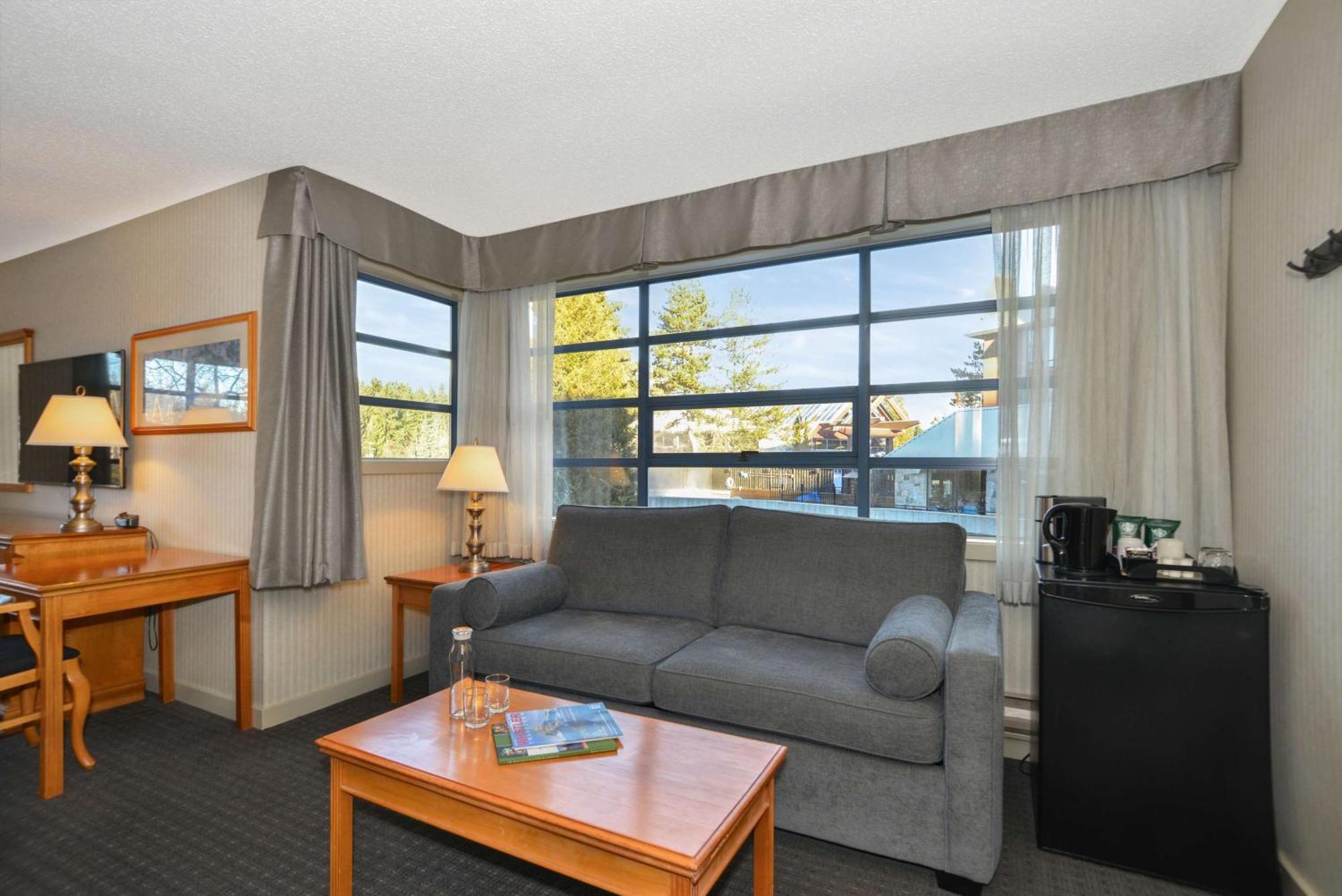 Listel Whistler, A Coast Hotel Экстерьер фото